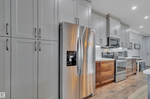 122 Aston Bend, Leduc, AB - Indoor Photo Showing Kitchen With Stainless Steel Kitchen