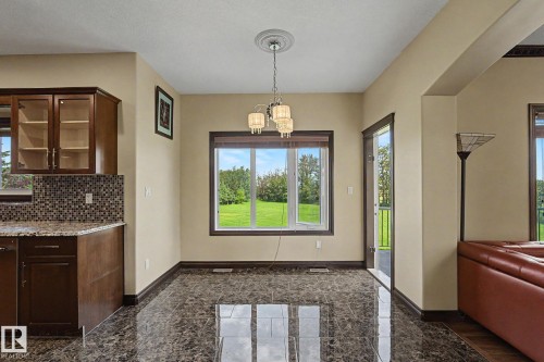 7245 2 Street Sw, Edmonton, AB - Indoor