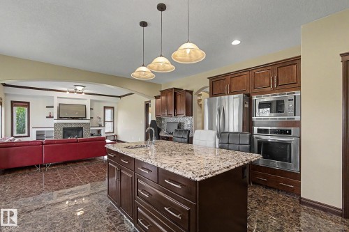 7245 2 Street Sw, Edmonton, AB - Indoor Photo Showing Kitchen