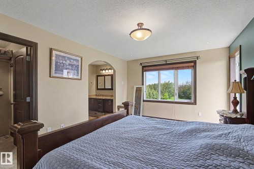 7245 2 Street Sw, Edmonton, AB - Indoor Photo Showing Bedroom