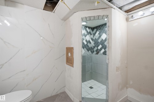 Additional content - 3432 Hill View Crescent Nw, Edmonton, AB - Indoor Photo Showing Bathroom