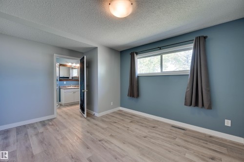 16231 96 Avenue Nw, Edmonton, AB - Indoor
