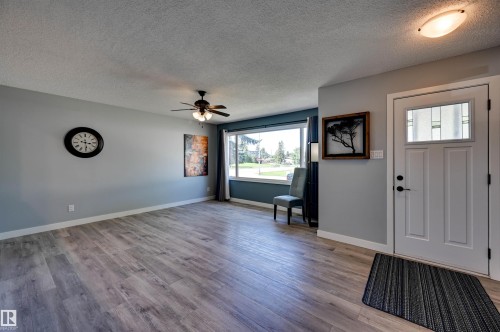 16231 96 Avenue Nw, Edmonton, AB - Indoor Photo Showing Other Room