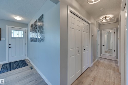 16231 96 Avenue Nw, Edmonton, AB - Indoor Photo Showing Other Room
