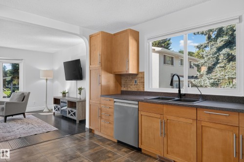 1 Georgia Place, St. Albert, AB - Indoor Photo Showing Kitchen With Double Sink
