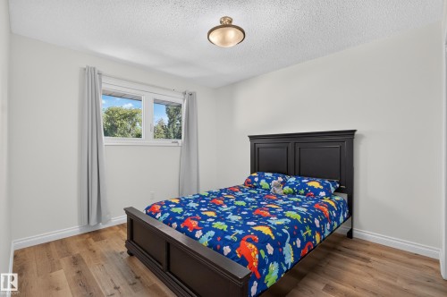 1 Georgia Place, St. Albert, AB - Indoor Photo Showing Bedroom