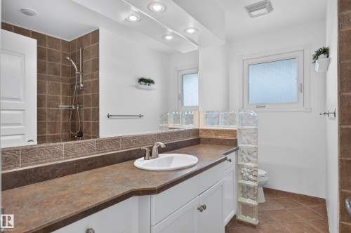 1 Georgia Place, St. Albert, AB - Indoor Photo Showing Bathroom