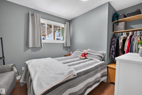 5219 55 Avenue, Mundare, AB - Indoor Photo Showing Bedroom