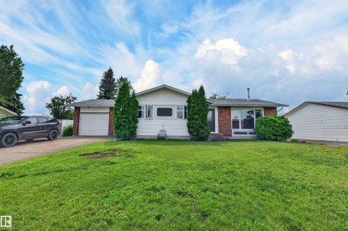 5219 55 Avenue   Mundare, AB T0B 3H0