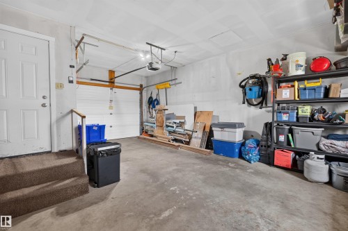 5219 55 Avenue, Mundare, AB - Indoor Photo Showing Garage