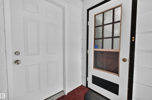 5219 55 Avenue, Mundare, AB - Indoor Photo Showing Other Room
