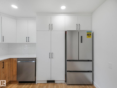 14225 32 Street Nw, Edmonton, AB - Indoor Photo Showing Kitchen