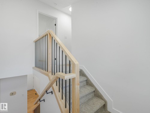 14225 32 Street Nw, Edmonton, AB - Indoor Photo Showing Other Room