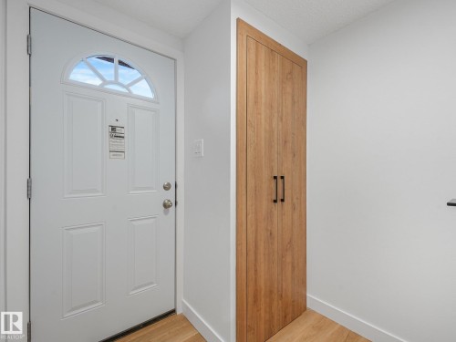 14225 32 Street Nw, Edmonton, AB - Indoor Photo Showing Other Room
