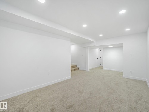 14225 32 Street Nw, Edmonton, AB - Indoor Photo Showing Other Room