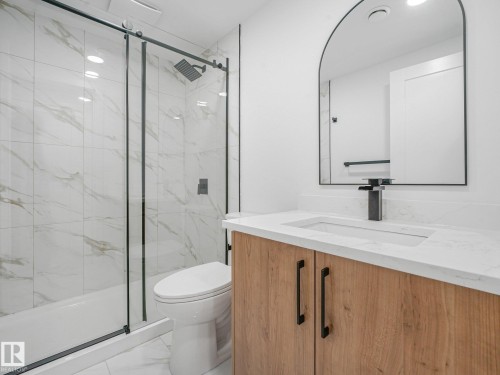 14225 32 Street Nw, Edmonton, AB - Indoor Photo Showing Bathroom