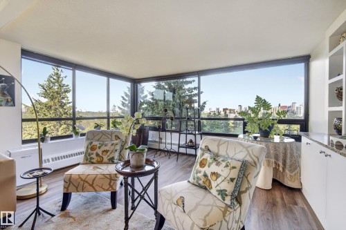 #303 9929 Saskatchewan Dr Nw, Edmonton, AB - Indoor Photo Showing Living Room