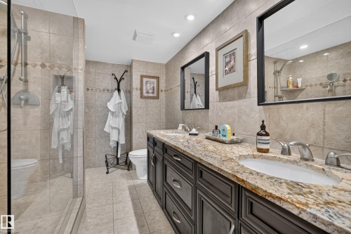 #303 9929 Saskatchewan Dr Nw, Edmonton, AB - Indoor Photo Showing Bathroom