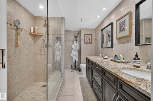 #303 9929 Saskatchewan Dr Nw, Edmonton, AB - Indoor Photo Showing Bathroom