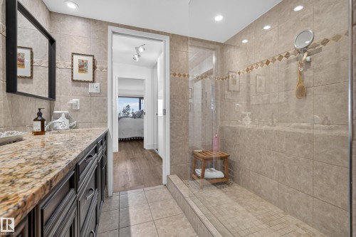 #303 9929 Saskatchewan Dr Nw, Edmonton, AB - Indoor Photo Showing Bathroom