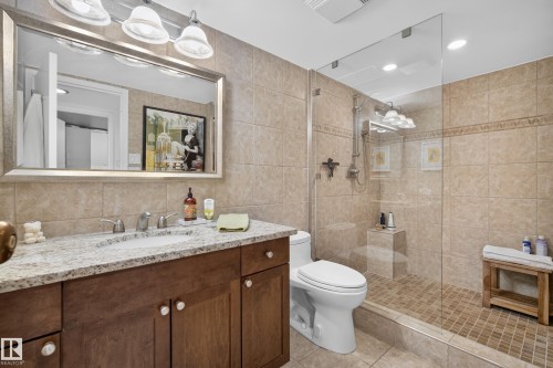 #303 9929 Saskatchewan Dr Nw, Edmonton, AB - Indoor Photo Showing Bathroom