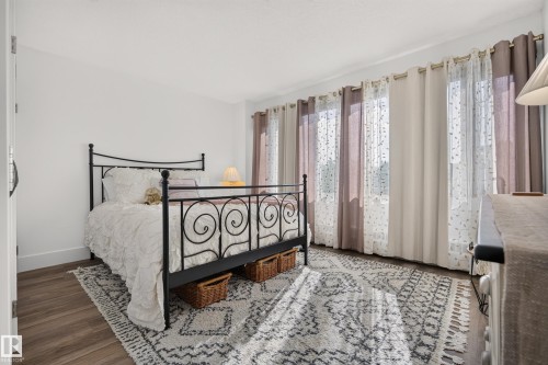 #303 9929 Saskatchewan Dr Nw, Edmonton, AB - Indoor Photo Showing Bedroom