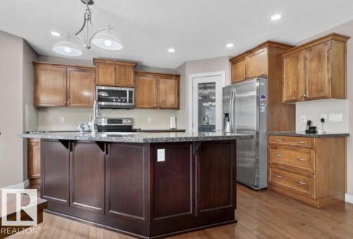 6811 19 Avenue Sw, Edmonton, AB - Indoor Photo Showing Kitchen