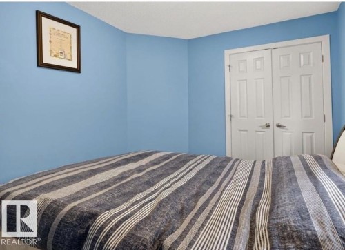 6811 19 Avenue Sw, Edmonton, AB - Indoor Photo Showing Bedroom