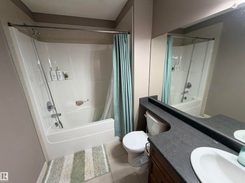 6811 19 Avenue Sw, Edmonton, AB - Indoor Photo Showing Bathroom
