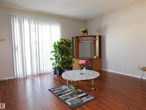 213 Habitat Crescent Nw, Edmonton, AB - Indoor