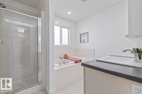58 Ellice Bend, Fort Saskatchewan, AB - Indoor Photo Showing Bathroom