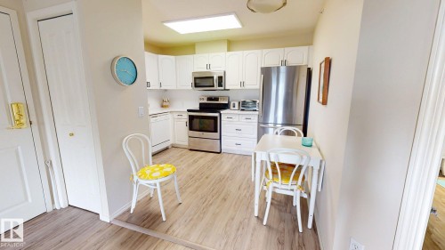 #402 78 Mckenney Av, St. Albert, AB - Indoor Photo Showing Kitchen