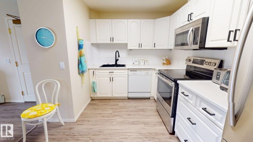 #402 78 Mckenney Av, St. Albert, AB - Indoor Photo Showing Kitchen