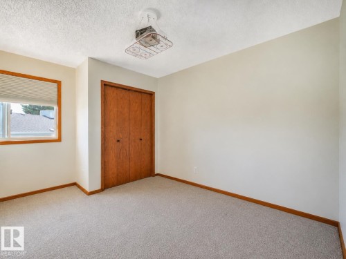 2824 37 Street Nw, Edmonton, AB - Indoor Photo Showing Other Room