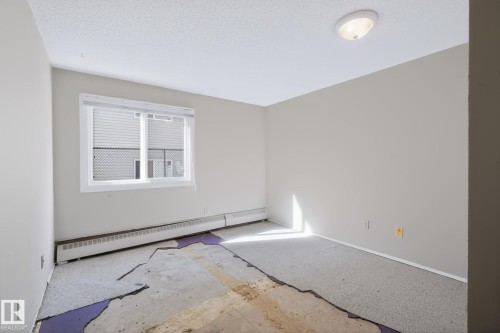 #101 10842 107 St Nw, Edmonton, AB - Indoor Photo Showing Other Room