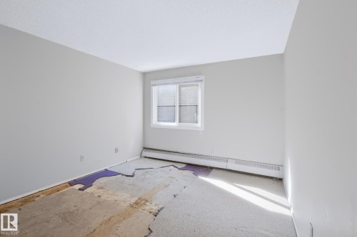 #101 10842 107 St Nw, Edmonton, AB - Indoor Photo Showing Other Room