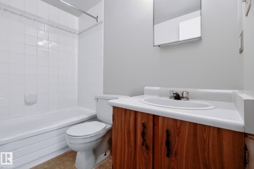 #101 10842 107 St Nw, Edmonton, AB - Indoor Photo Showing Bathroom