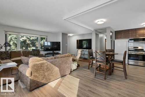 5 Gillian Crescent, St. Albert, AB - Indoor Photo Showing Living Room