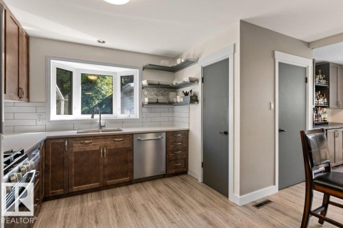 5 Gillian Crescent, St. Albert, AB - Indoor Photo Showing Kitchen