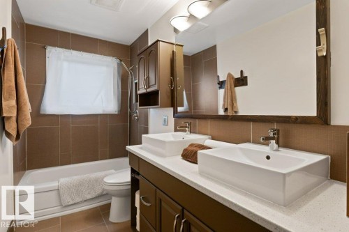 5 Gillian Crescent, St. Albert, AB - Indoor Photo Showing Bathroom