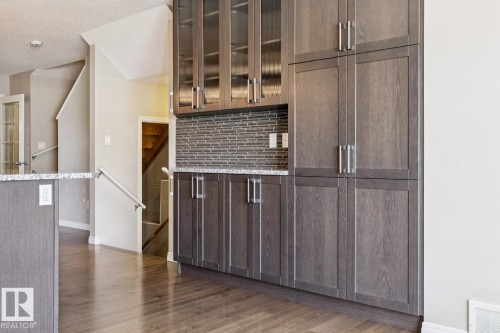 8311 Ellis Crescent Nw, Edmonton, AB - Indoor Photo Showing Kitchen