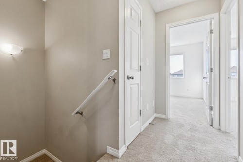 8311 Ellis Crescent Nw, Edmonton, AB - Indoor Photo Showing Other Room