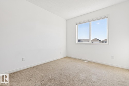 8311 Ellis Crescent Nw, Edmonton, AB - Indoor Photo Showing Other Room