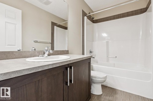 8311 Ellis Crescent Nw, Edmonton, AB - Indoor Photo Showing Bathroom
