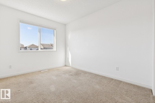 8311 Ellis Crescent Nw, Edmonton, AB - Indoor Photo Showing Other Room