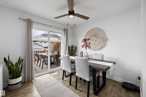6716 Cardinal Road Sw, Edmonton, AB - Indoor Photo Showing Dining Room