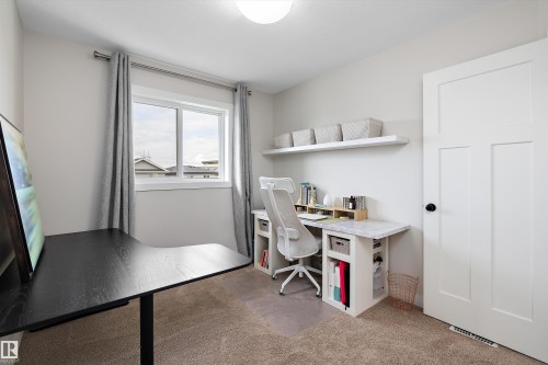 6716 Cardinal Road Sw, Edmonton, AB - Indoor Photo Showing Office