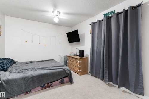 18045 96 Avenue Nw, Edmonton, AB - Indoor Photo Showing Bedroom
