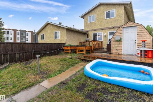 18045 96 Avenue Nw, Edmonton, AB - Outdoor