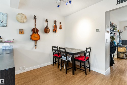 18045 96 Avenue Nw, Edmonton, AB - Indoor Photo Showing Dining Room